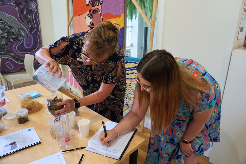 Participants exploring the CSIRO Indigenous Science Inquiries as part of the Teacher Professional Learning program 