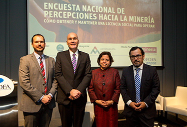 Three men and a woman in the presentation of this report CSIRO Mining Minister