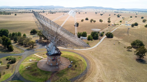Murriyang CSIRO's Parkes radio telescope.