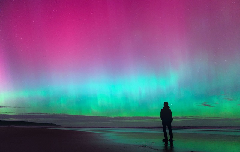 Eishitha Galpaya captured this vibrant Aurora australis display at Gunnamatta Beach in Victoria.