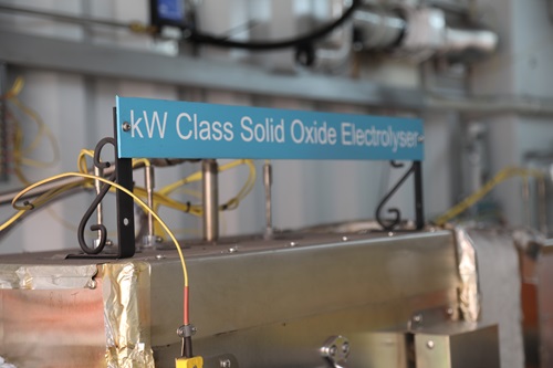 CSIRO’s tubular solid oxide electrolysis (SOE) technology has clocked 1000 hours of successful operation in the trial.