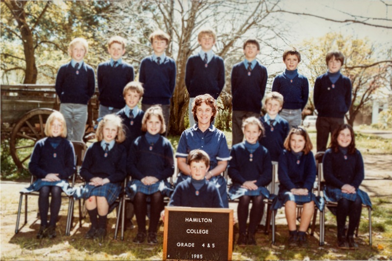 1985 Grade 4 Class photo with teacher Mrs Ann Scott and Bruce appearing in the back line second from right.