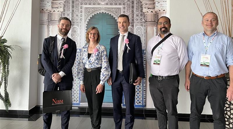 Mr Lachlan McPhee, Second Secretary, Political and Economic, Australian High Commission, CSIRO's Professor Susie Nilsson, Mr Simon Fellows, Deputy High Commissioner of Australia to Malaysia - Acting High Commission at the time of signing, CSIRO's Dr Patrick James and CSIRO's Dr Mark York